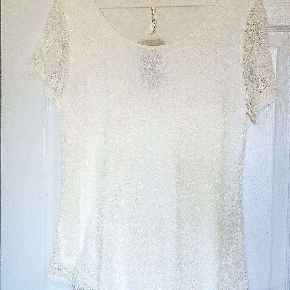 LEO & NICOLE - BRAND NEW FLORAL TOP